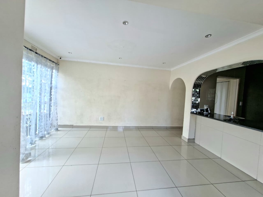 4 Bedroom Property for Sale in Gallo Manor Gauteng
