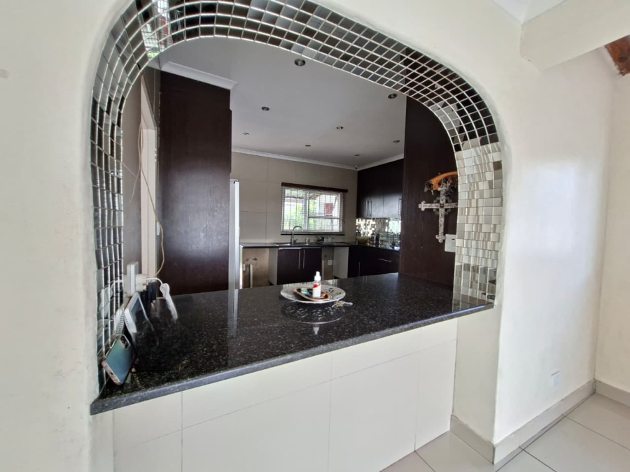 4 Bedroom Property for Sale in Gallo Manor Gauteng