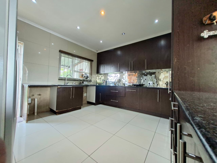 4 Bedroom Property for Sale in Gallo Manor Gauteng