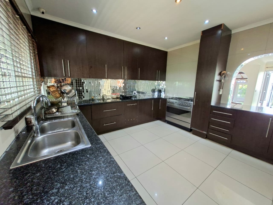 4 Bedroom Property for Sale in Gallo Manor Gauteng