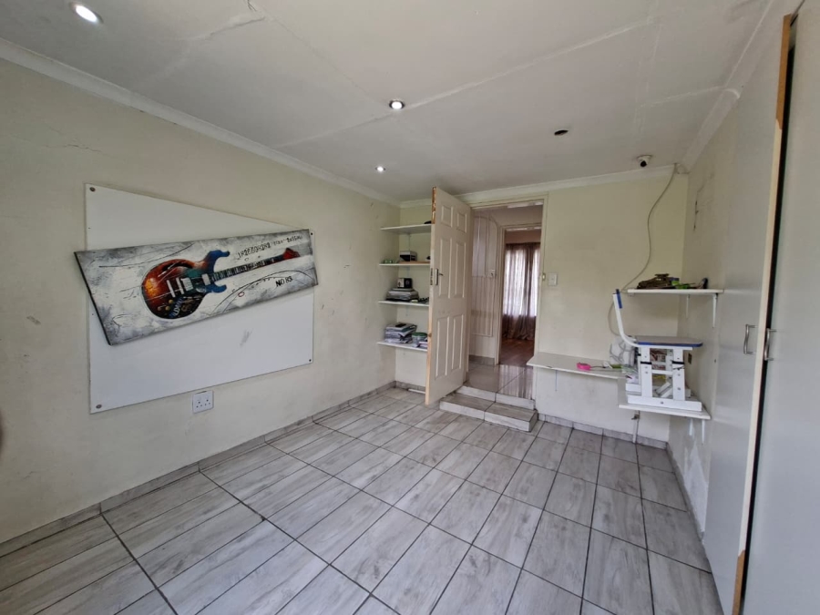 4 Bedroom Property for Sale in Gallo Manor Gauteng