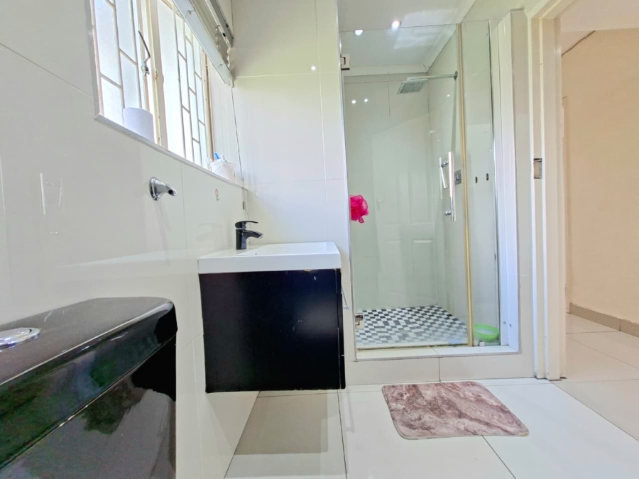 4 Bedroom Property for Sale in Gallo Manor Gauteng