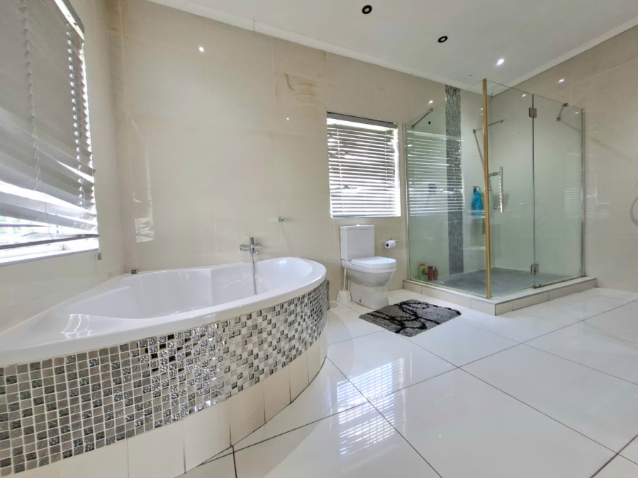 4 Bedroom Property for Sale in Gallo Manor Gauteng