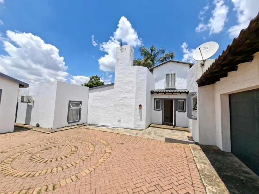 4 Bedroom Property for Sale in Gallo Manor Gauteng