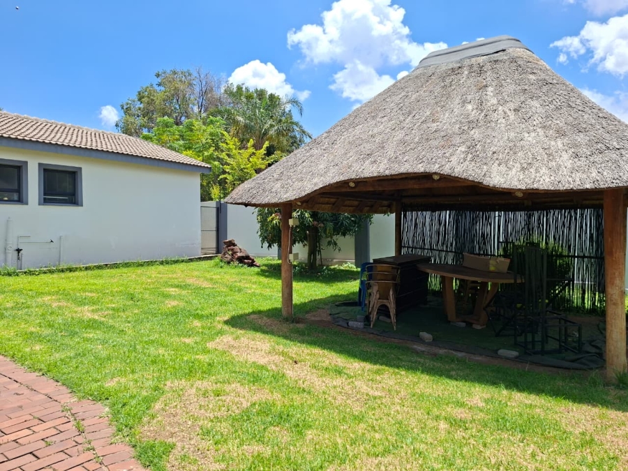 4 Bedroom Property for Sale in Gallo Manor Gauteng