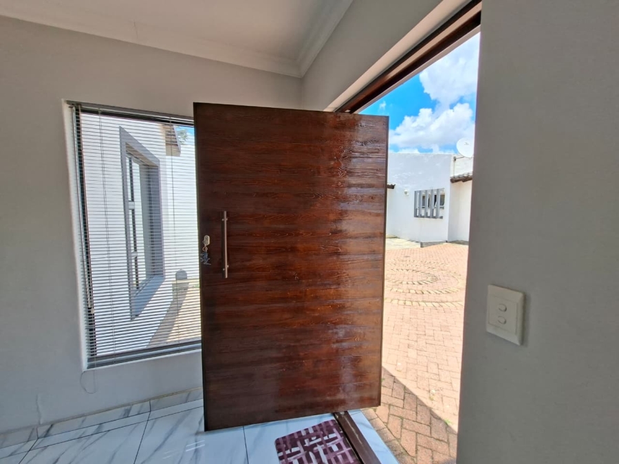 4 Bedroom Property for Sale in Gallo Manor Gauteng