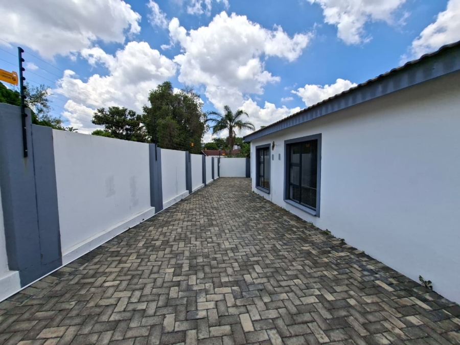 4 Bedroom Property for Sale in Gallo Manor Gauteng