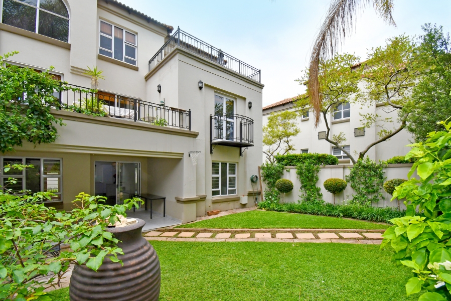 2 Bedroom Property for Sale in Lonehill Gauteng