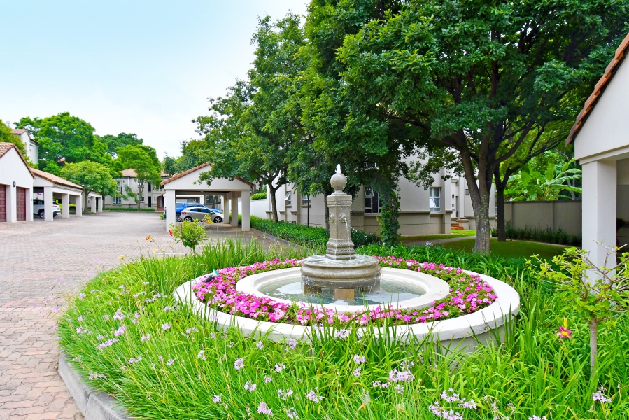 2 Bedroom Property for Sale in Lonehill Gauteng