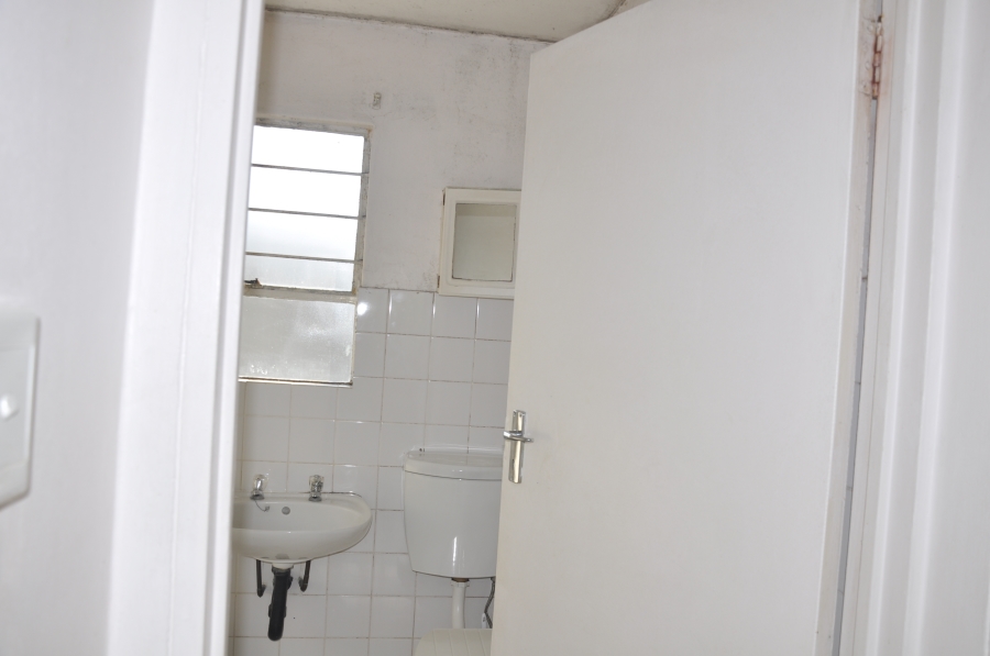 2 Bedroom Property for Sale in Vorna Valley Gauteng
