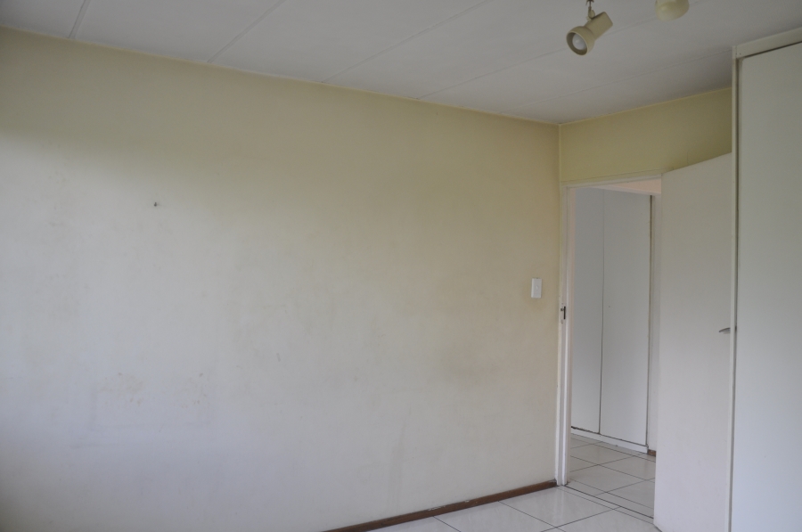 2 Bedroom Property for Sale in Vorna Valley Gauteng