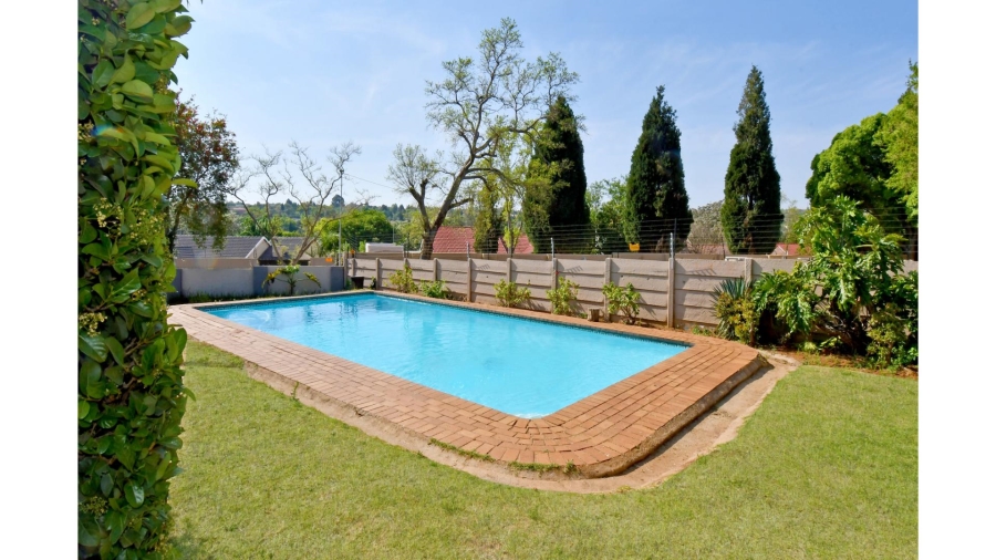 2 Bedroom Property for Sale in Vorna Valley Gauteng