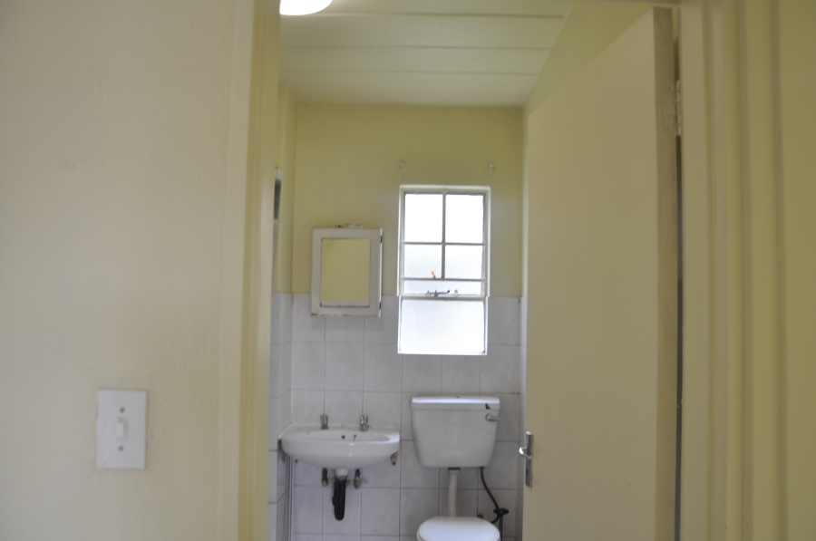 2 Bedroom Property for Sale in Vorna Valley Gauteng