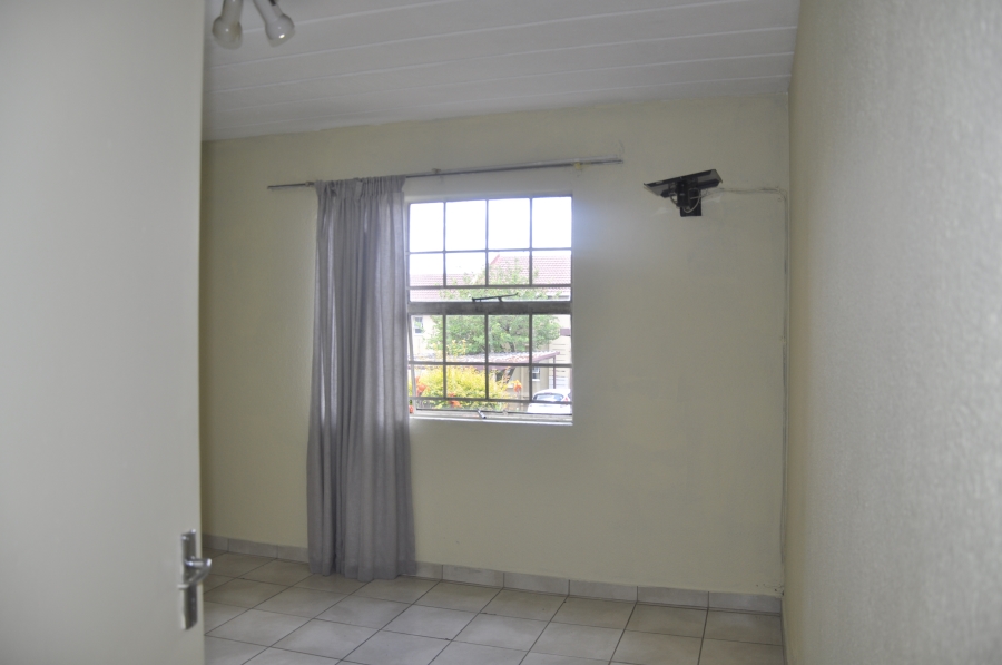 2 Bedroom Property for Sale in Vorna Valley Gauteng