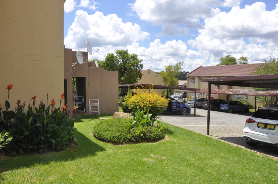 2 Bedroom Property for Sale in Vorna Valley Gauteng
