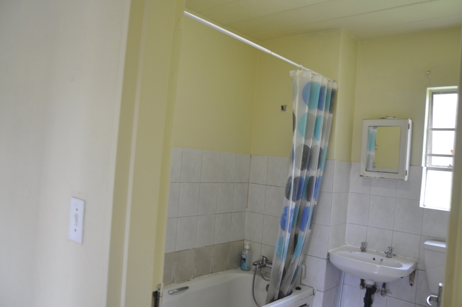 2 Bedroom Property for Sale in Vorna Valley Gauteng