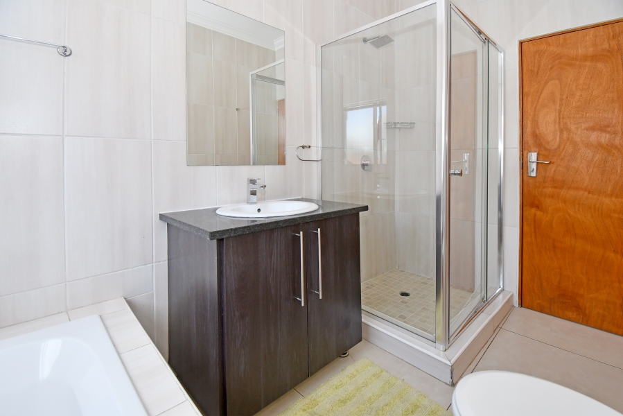 3 Bedroom Property for Sale in Blue Valley Golf Estate Gauteng