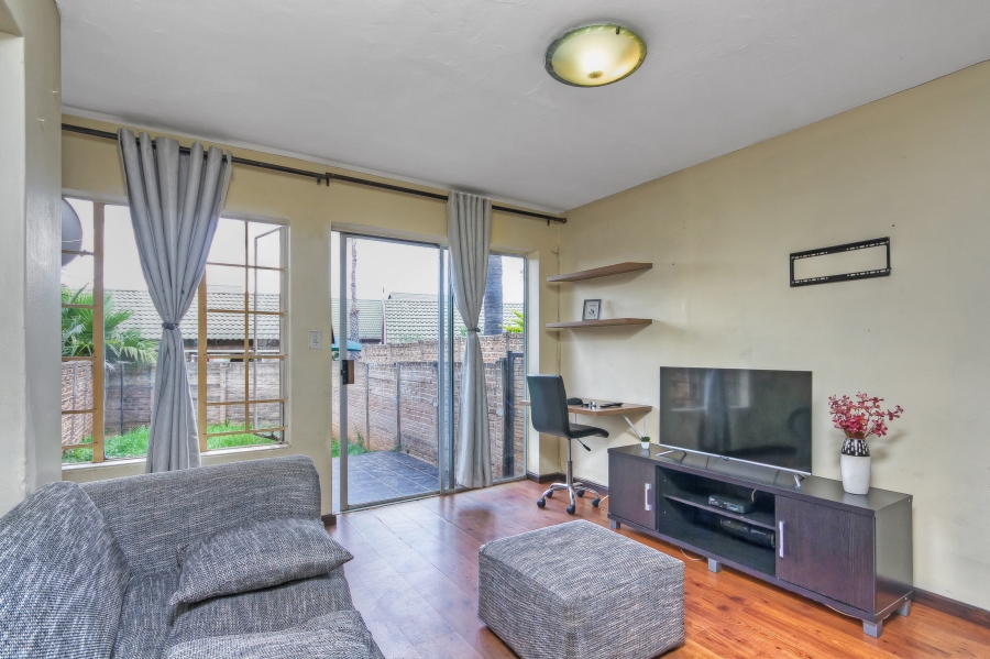 2 Bedroom Property for Sale in Noordwyk Gauteng