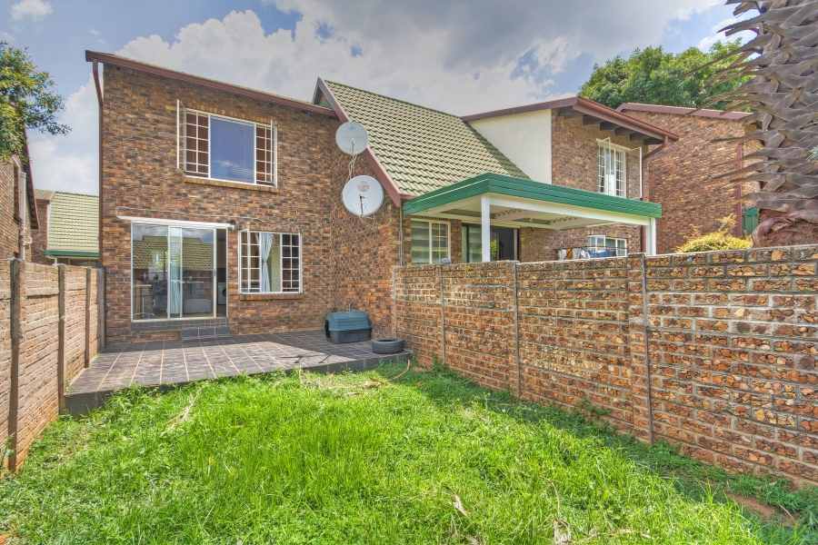 2 Bedroom Property for Sale in Noordwyk Gauteng