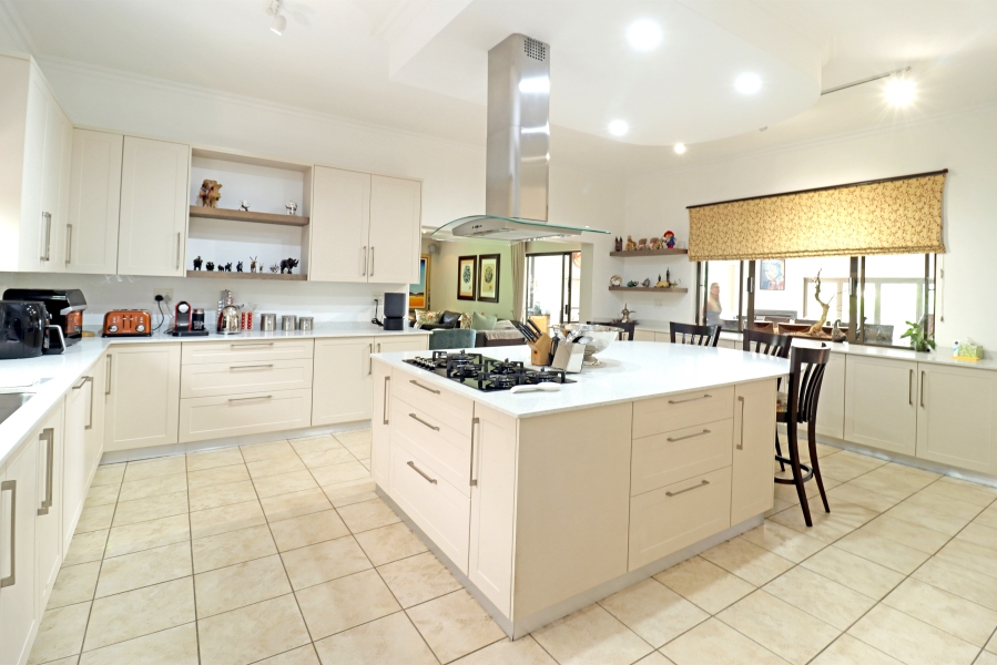 5 Bedroom Property for Sale in Kyalami Estates Gauteng