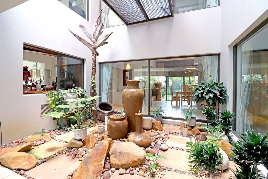 5 Bedroom Property for Sale in Kyalami Estates Gauteng
