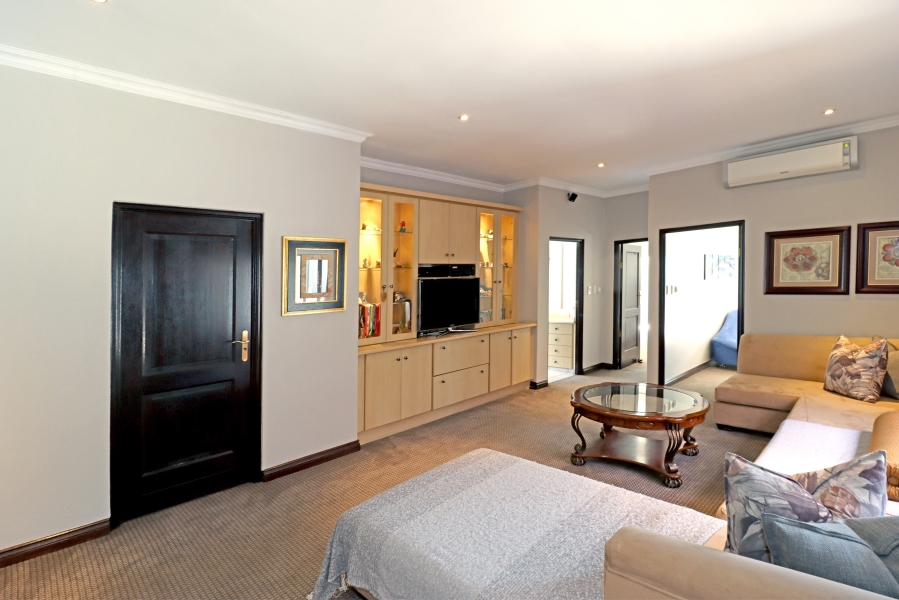 5 Bedroom Property for Sale in Kyalami Estates Gauteng