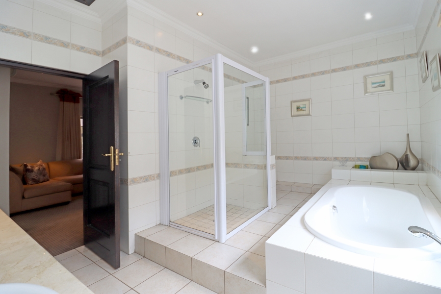 5 Bedroom Property for Sale in Kyalami Estates Gauteng