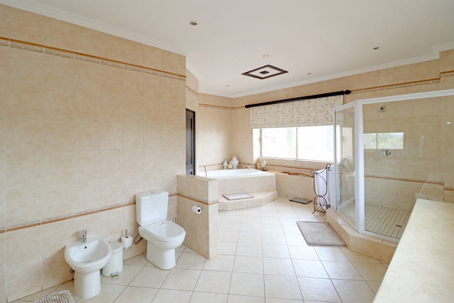 5 Bedroom Property for Sale in Kyalami Estates Gauteng