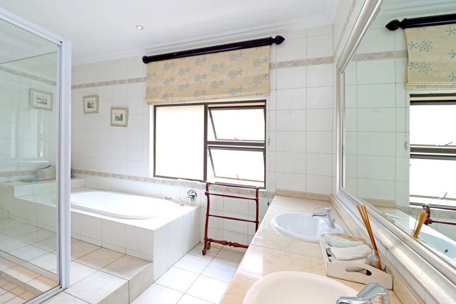 5 Bedroom Property for Sale in Kyalami Estates Gauteng