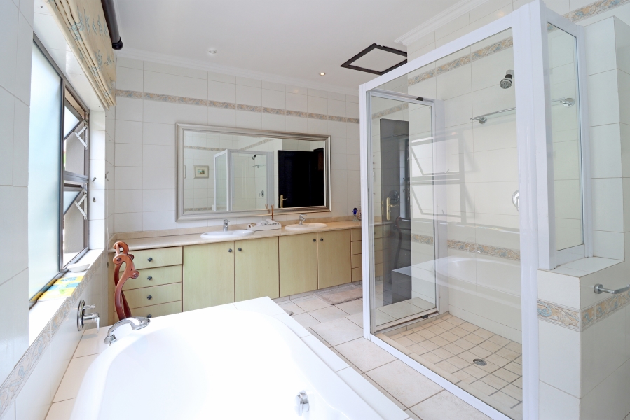 5 Bedroom Property for Sale in Kyalami Estates Gauteng