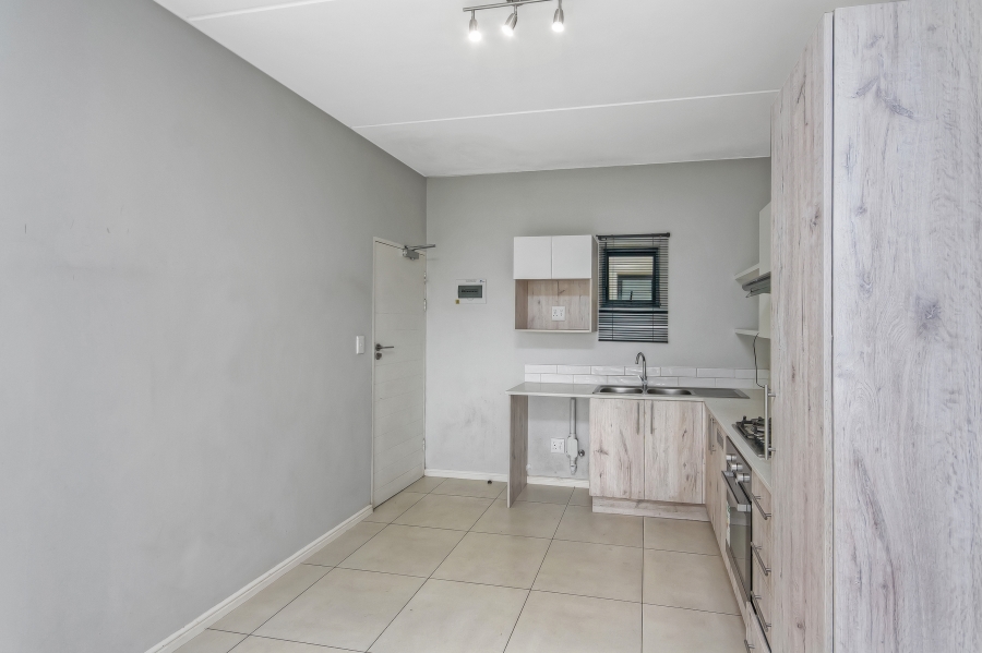 To Let 2 Bedroom Property for Rent in Halfway Gardens Gauteng