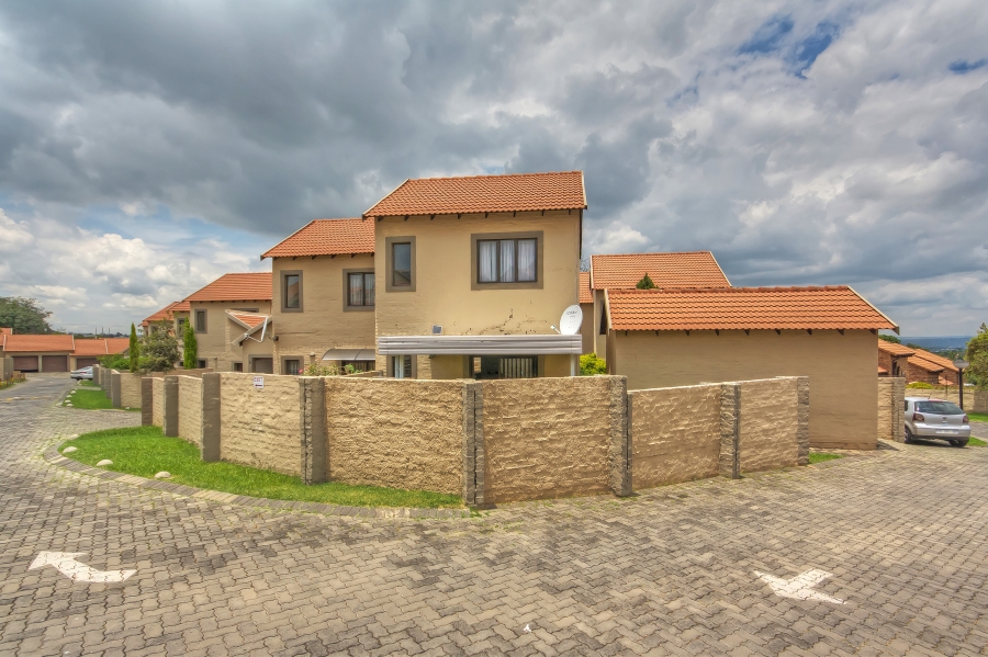 2 Bedroom Property for Sale in Halfway Gardens Gauteng