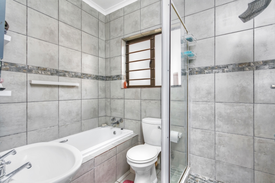 2 Bedroom Property for Sale in Halfway Gardens Gauteng