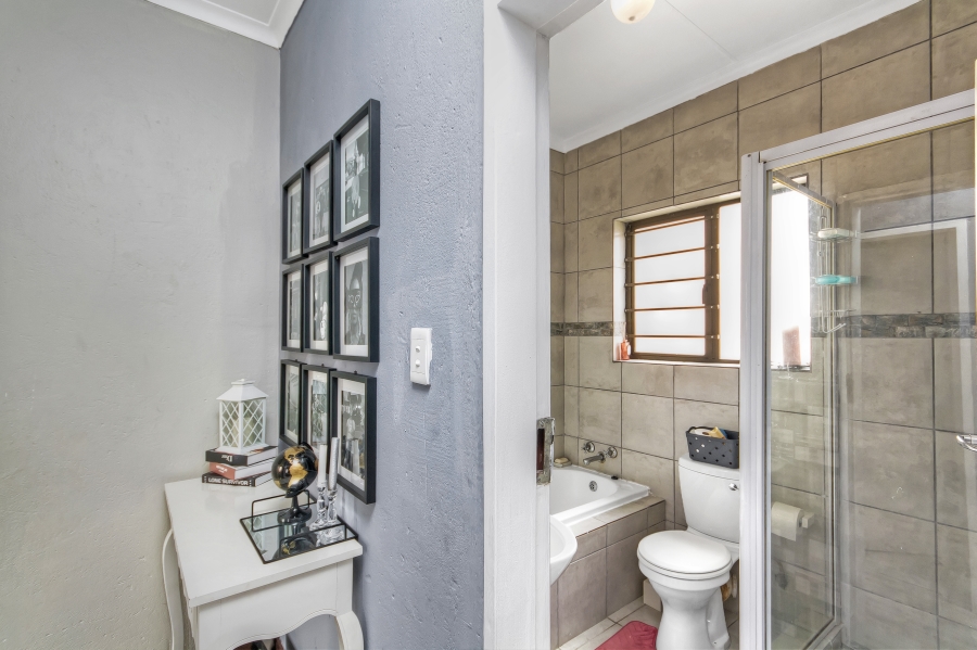 2 Bedroom Property for Sale in Halfway Gardens Gauteng