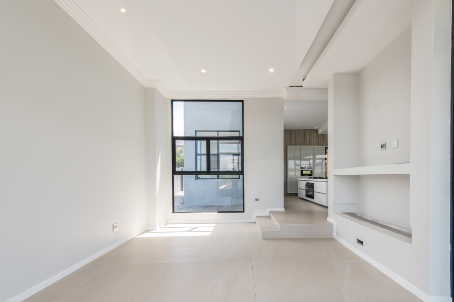 To Let 6 Bedroom Property for Rent in Waterfall Country Estate Gauteng