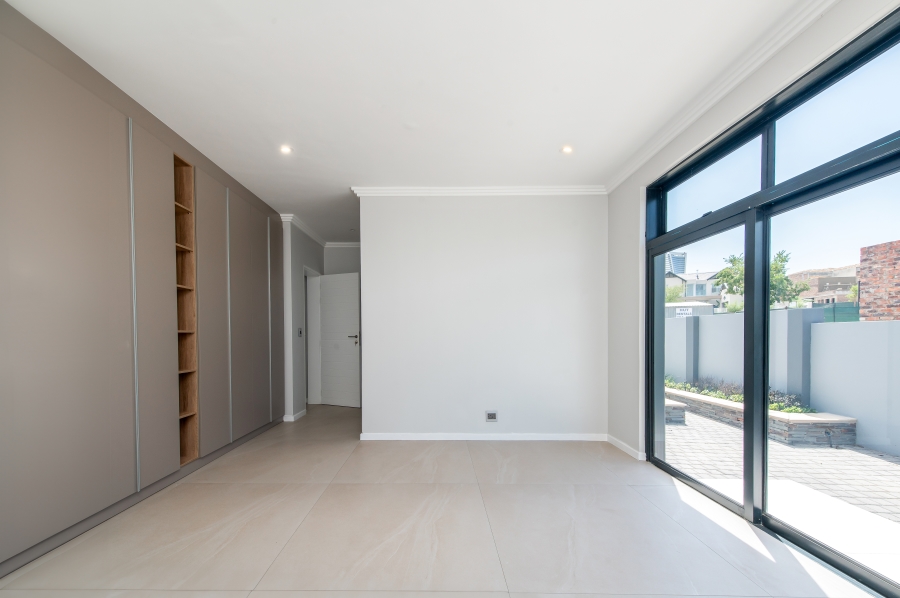 To Let 6 Bedroom Property for Rent in Waterfall Country Estate Gauteng