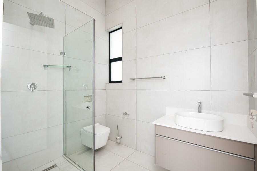 To Let 6 Bedroom Property for Rent in Waterfall Country Estate Gauteng