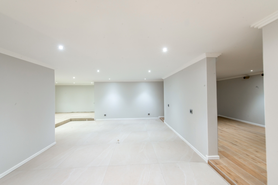 To Let 6 Bedroom Property for Rent in Waterfall Country Estate Gauteng