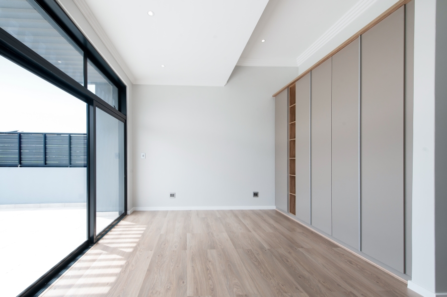 To Let 6 Bedroom Property for Rent in Waterfall Country Estate Gauteng