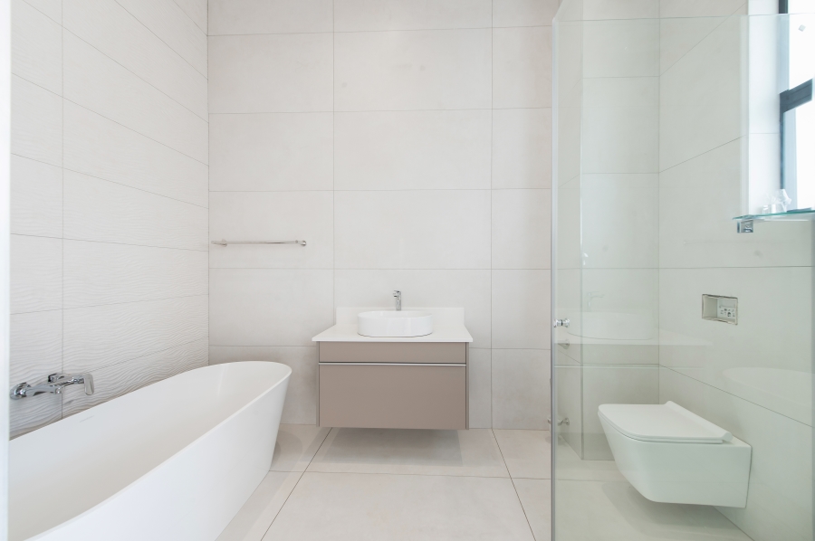 To Let 6 Bedroom Property for Rent in Waterfall Country Estate Gauteng