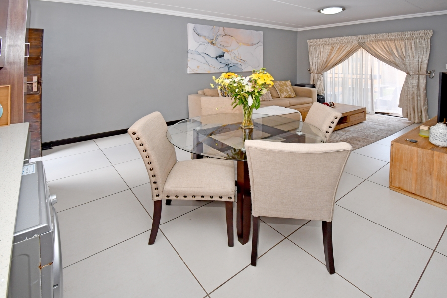 2 Bedroom Property for Sale in Rooihuiskraal North Gauteng