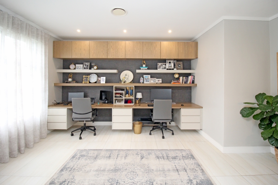 5 Bedroom Property for Sale in Waterfall Country Estate Gauteng