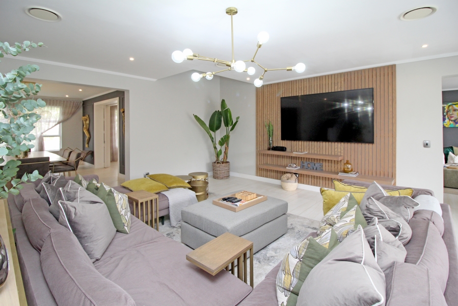 5 Bedroom Property for Sale in Waterfall Country Estate Gauteng