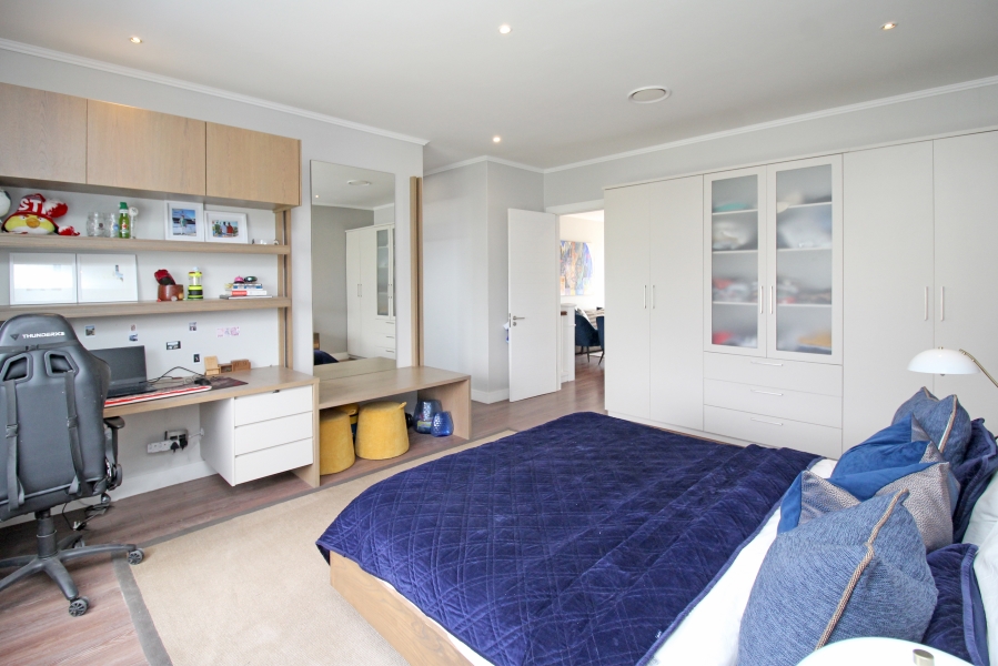 5 Bedroom Property for Sale in Waterfall Country Estate Gauteng