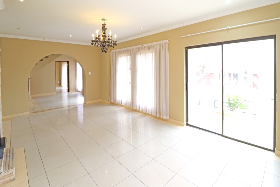 To Let 5 Bedroom Property for Rent in Blue Valley Golf Estate Gauteng