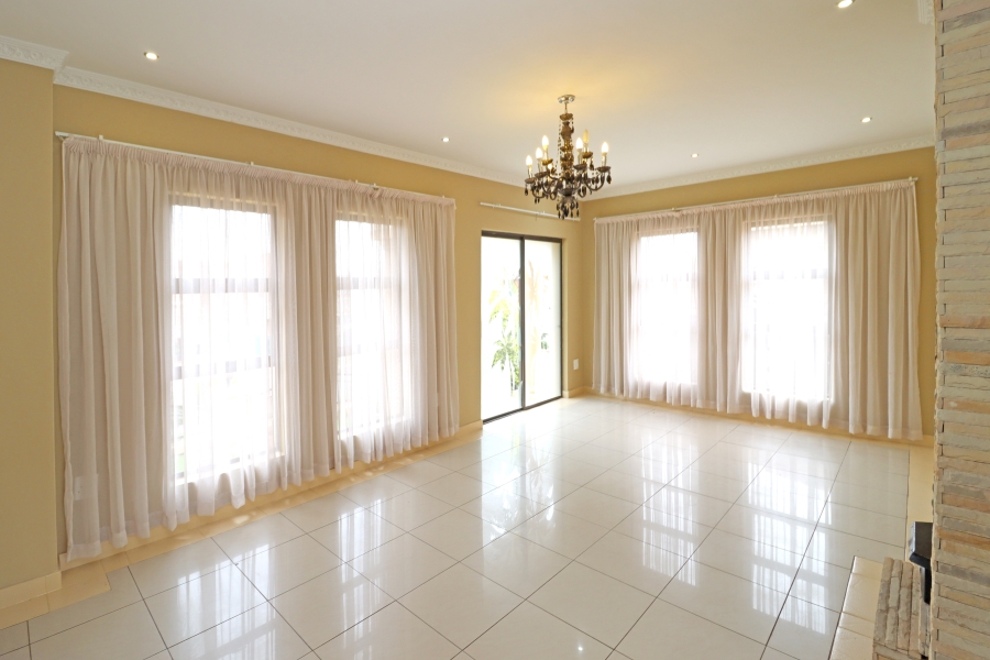 To Let 5 Bedroom Property for Rent in Blue Valley Golf Estate Gauteng