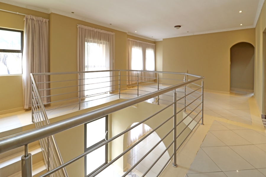 To Let 5 Bedroom Property for Rent in Blue Valley Golf Estate Gauteng