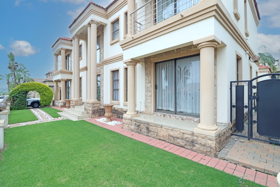 To Let 5 Bedroom Property for Rent in Blue Valley Golf Estate Gauteng