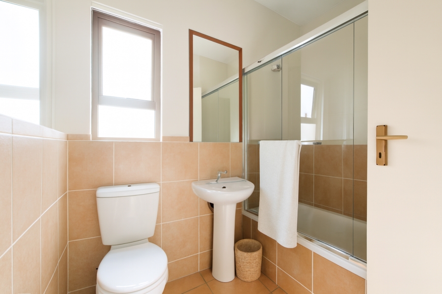 2 Bedroom Property for Sale in Magaliessig Gauteng