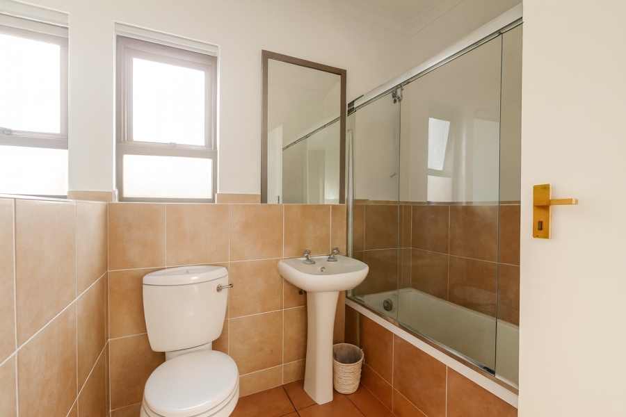 2 Bedroom Property for Sale in Magaliessig Gauteng